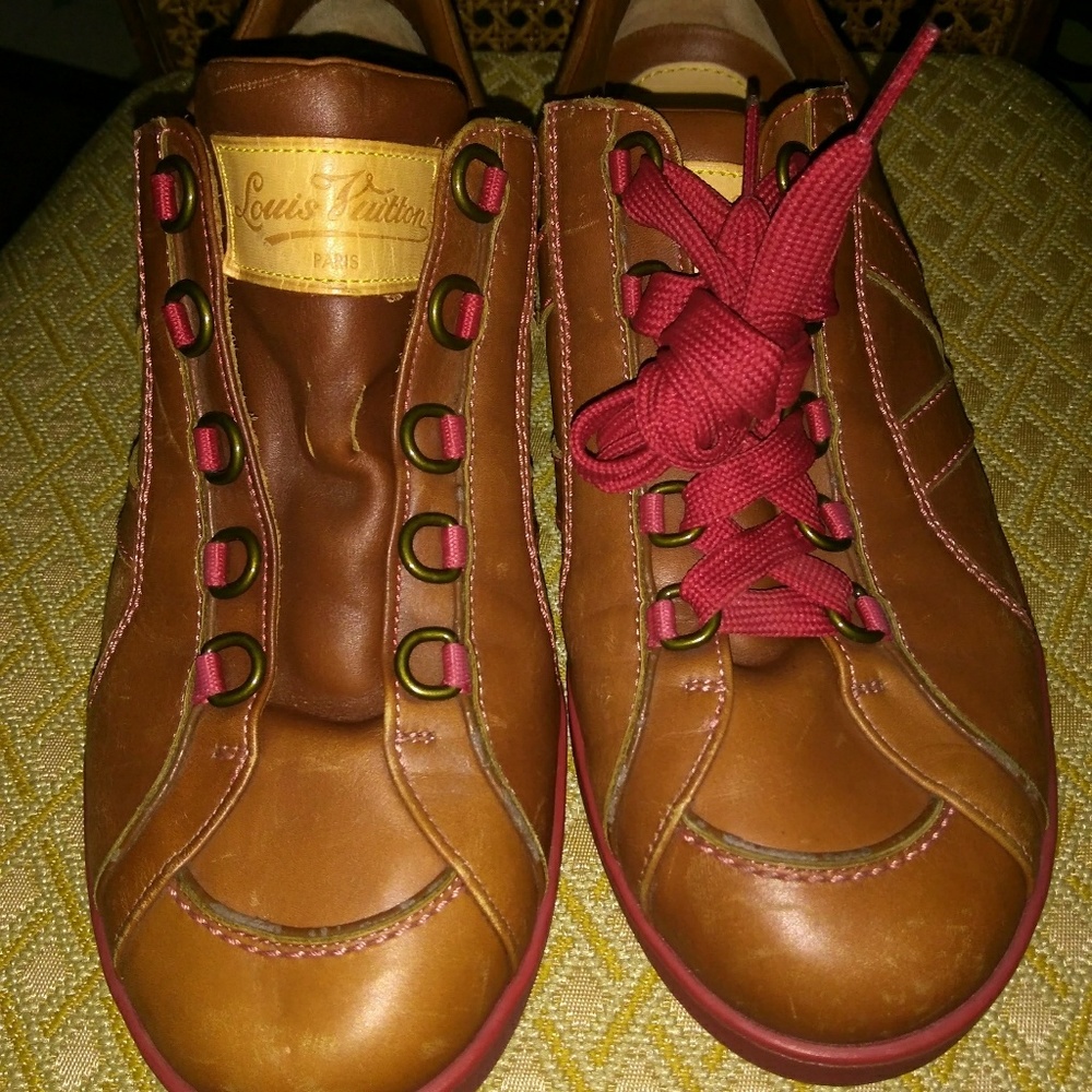 LOUIS VUITTON SNEAKERS